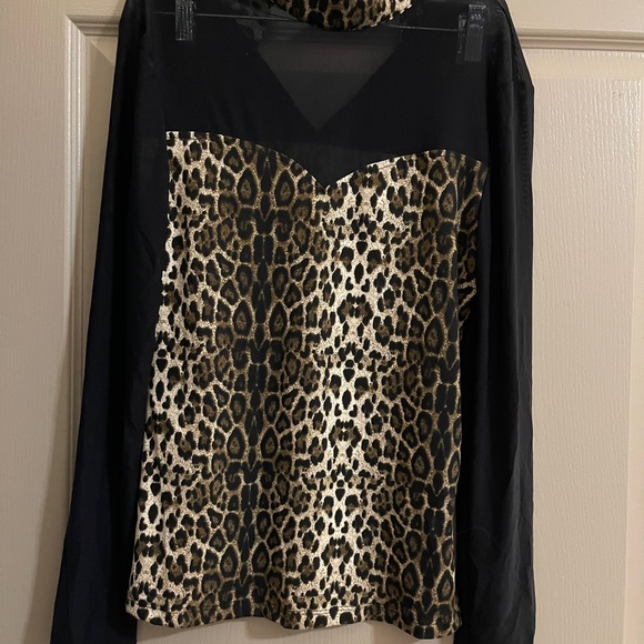 Sheer Leopard Top - Picture 4 of 5